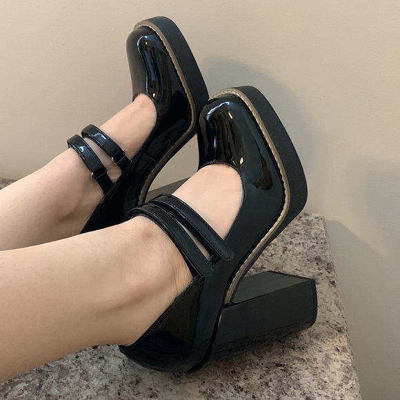 Steve Madden Shoes - Steve Madden Chunky Black Patent Heels
